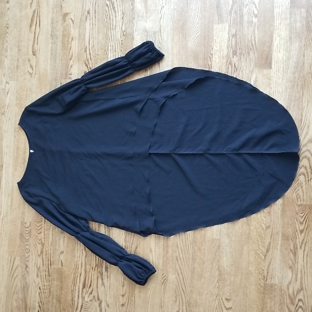 (M) Gorgeous High Low Design Oversized Flowy Unique Long Sleeve Top